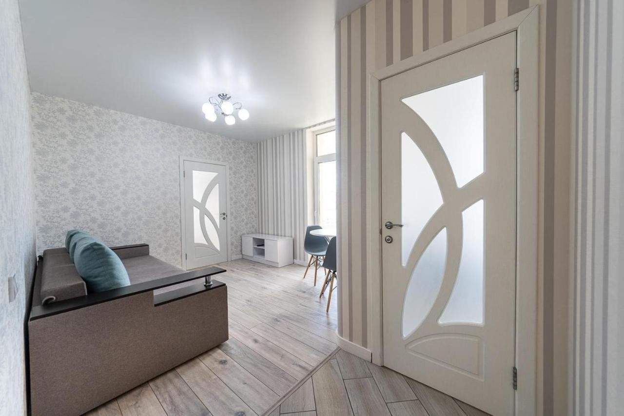 Апартаменти Метро Вирлиця Kyiv Exterior photo